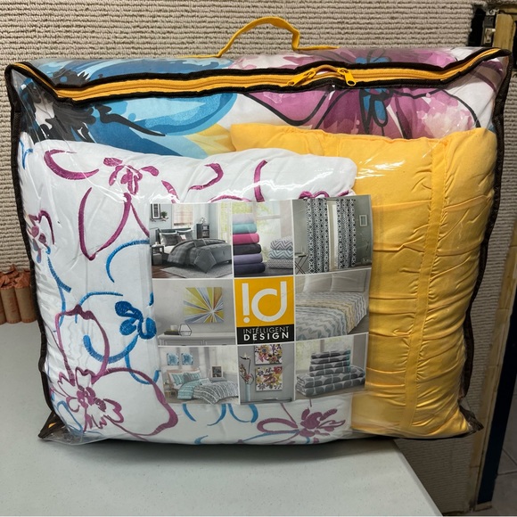 Intelligent Design Comforter & Bedding Set - Picture 5 of 7